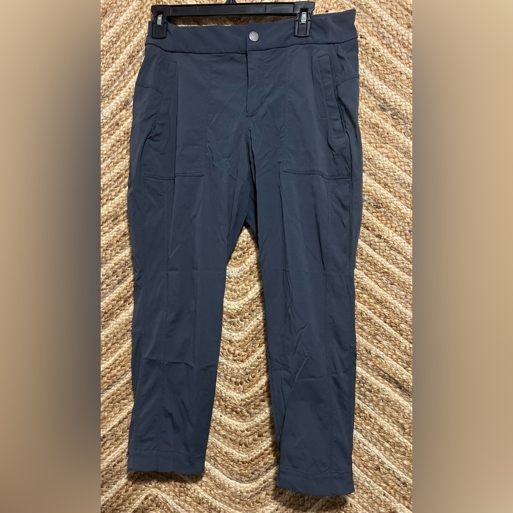 Athleta Grey Cropped Ankle Pants